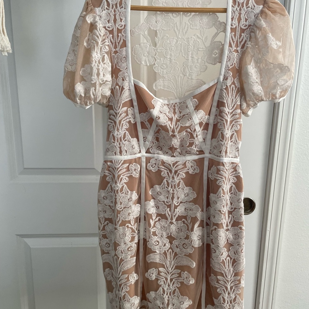 for Love & Lemons Beige Minidress With Floral Lace Overlay and Puff Sleeves, M